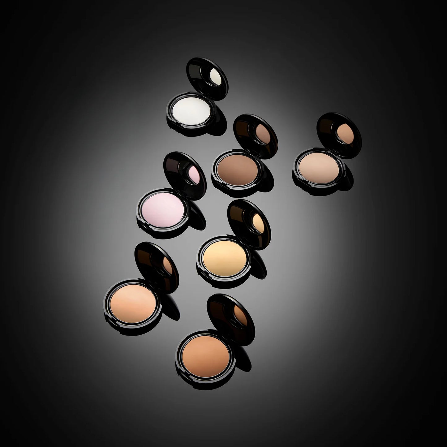 Pat McGrath Labs Skin Fetish Sublime Perfection Blurring Under-Eye Powder Peach 4g