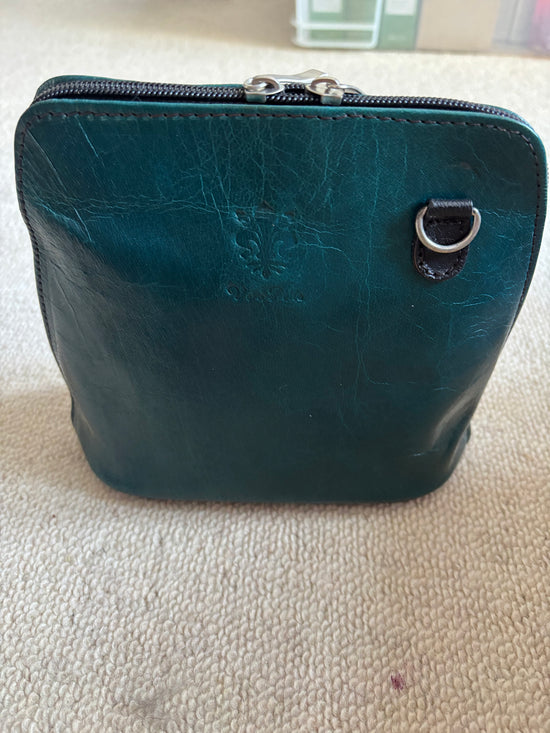 Load image into Gallery viewer, Vera Pelle Italian Leather Rhiannon Handbag
