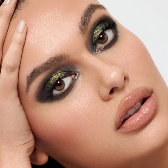 Load image into Gallery viewer, Pat McGrath Mothership XII: Petalmorphosis™ Black Case
