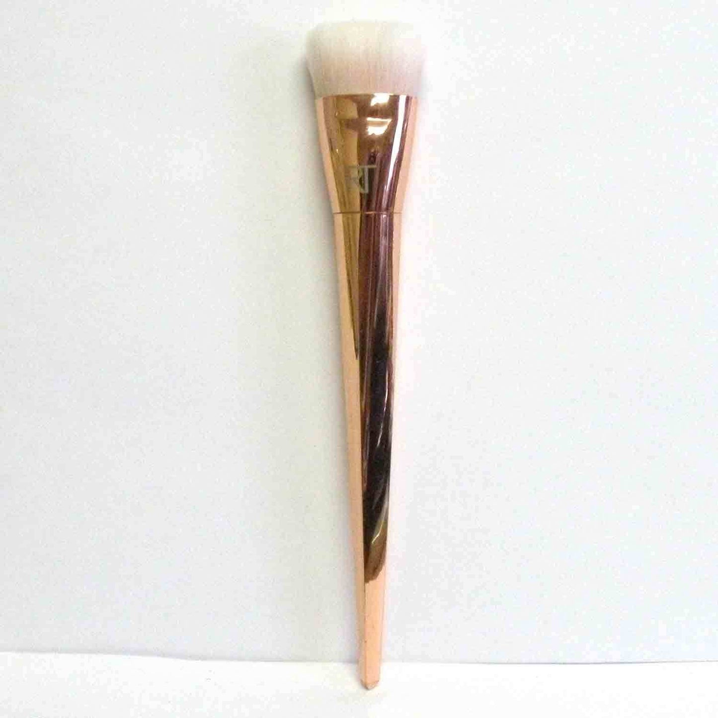 Real Techniques Bold Metals Collection 301 Flat Contour Brush
