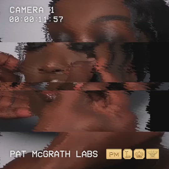 Load and play video in Gallery viewer, Pat McGrath Labs x Netflix Bridgerton Legendary Wear Velvet Kohl Eyeliner
