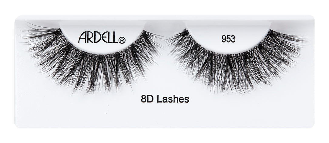 A Russian inspired pair 8D Lash features a maximum volume, long length, and crisscrossed layers of finely tapered fibers