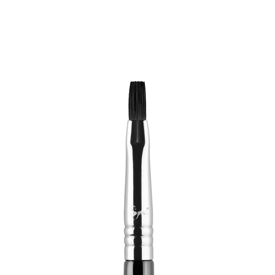 Load image into Gallery viewer, Sigma Beauty E16 Tightline Liner Brush
