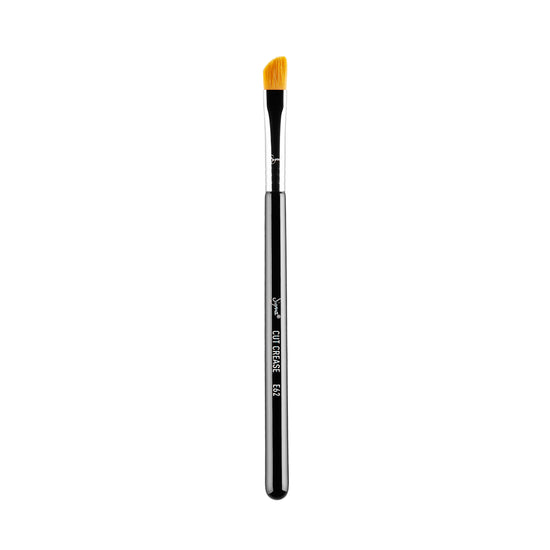 Load image into Gallery viewer, Sigma Beauty E62 Cut Crease Brush
